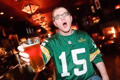 24_SuperBowlBarsPackers_2011_02_04_BK