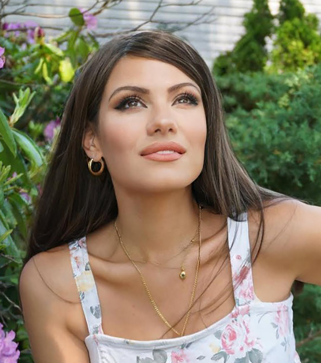Dilara Unsal – heaadshot 2021