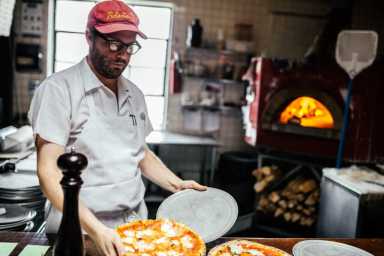 Pizzas-at-Robertas-photo-credit-Eyal-Yassky-1024×683-1