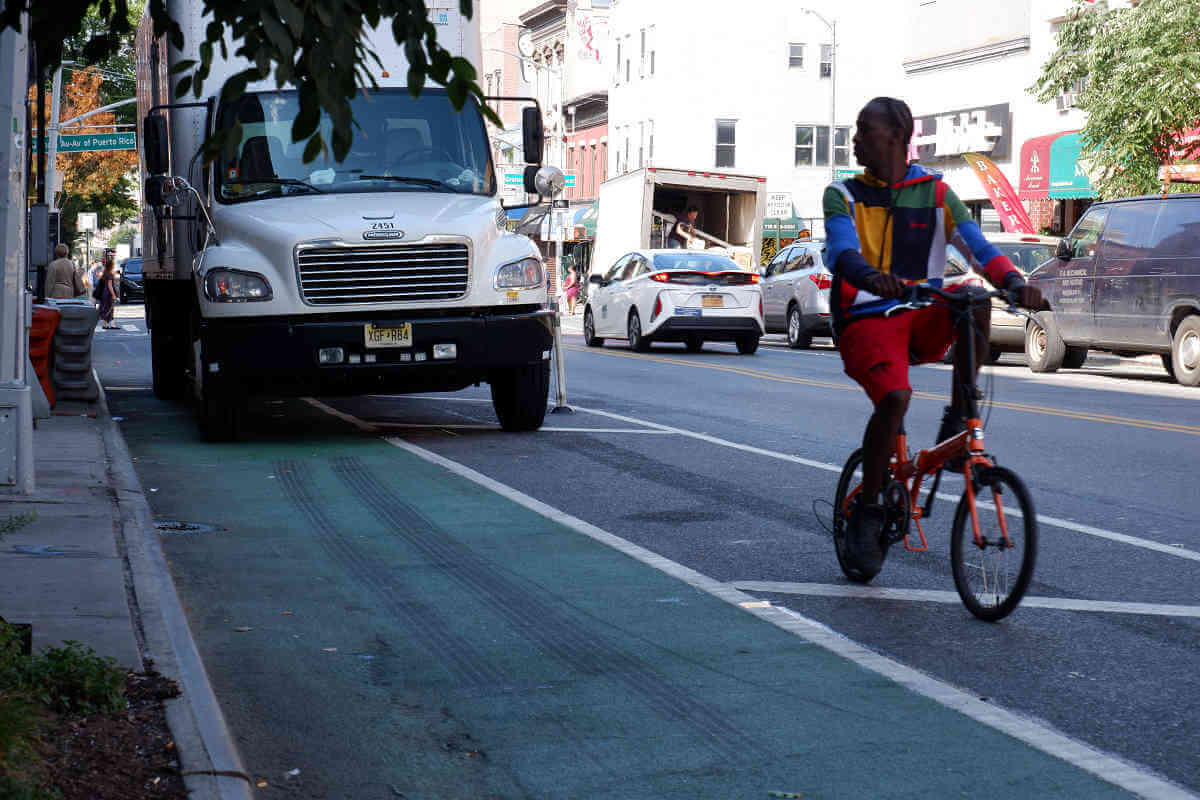 cyclist at grand street bike lane
