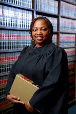 justice-kathy-king-2022-03-11-nk-cl01-1-800×1200-1