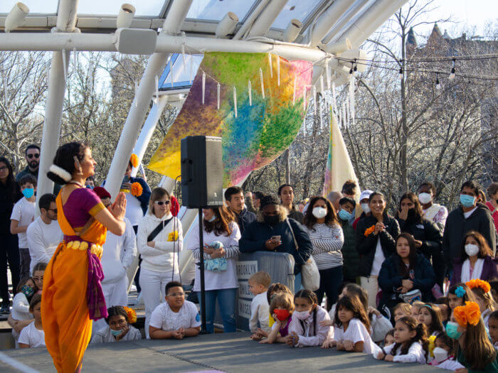 holi celebration dancer