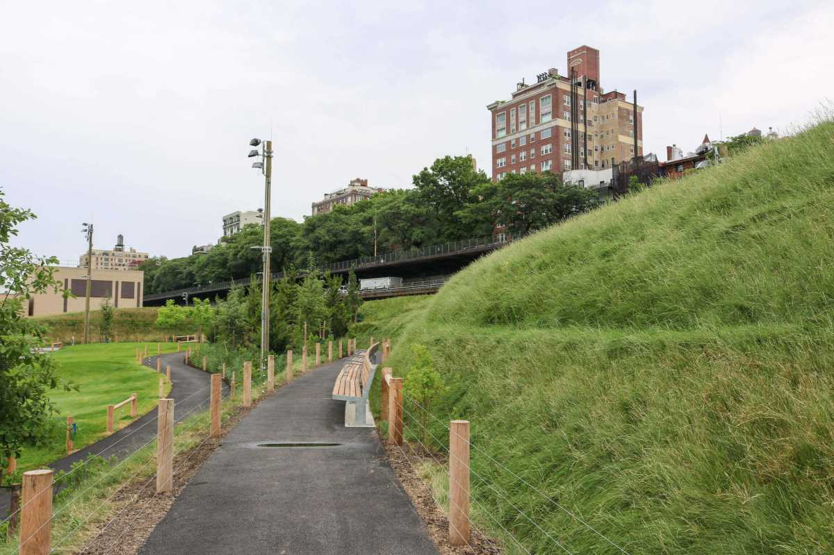 brooklyn-bridge-park-pier-5-uplands-ribbon-cutting-11-1-of-1