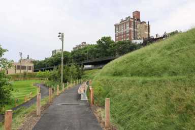 brooklyn-bridge-park-pier-5-uplands-ribbon-cutting-11-1-of-1