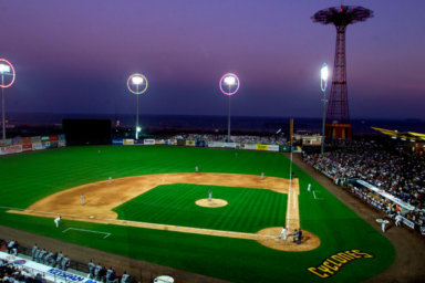 2001-06-25T120000Z_1850998464_RP2DRIMTCQAA_RTRMADP_3_BASEBALL-BROOKLYN-1-1200×800-1