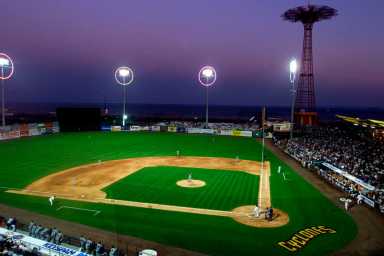 2001-06-25T120000Z_1850998464_RP2DRIMTCQAA_RTRMADP_3_BASEBALL-BROOKLYN-1-1200×800-1