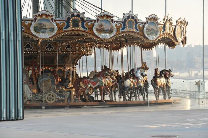 jane's carousel beside east river
