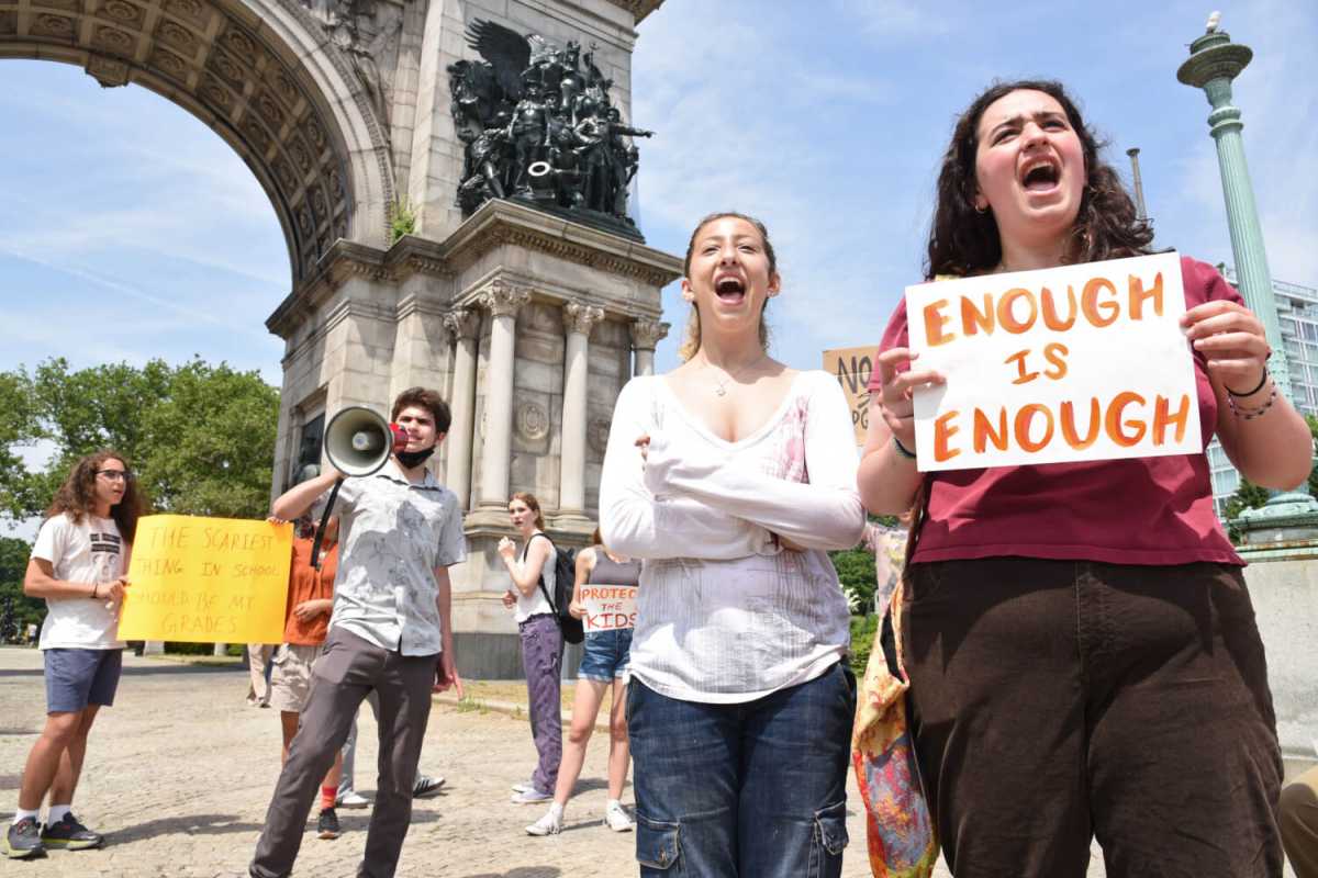 students chant at gun reform protest