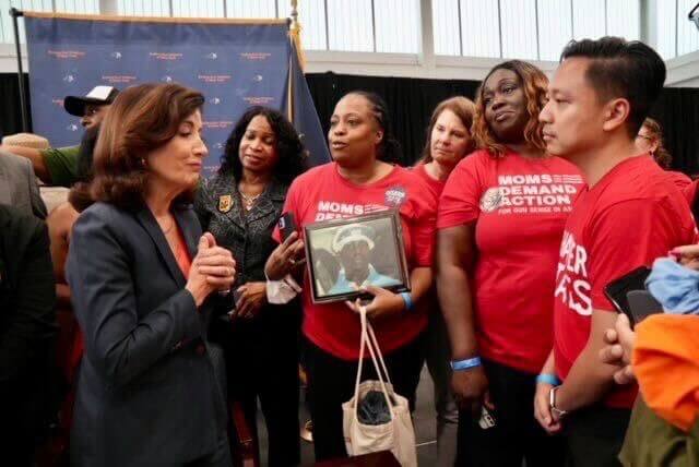 Moms Demand Action discuss gun violence with Governor Hochul