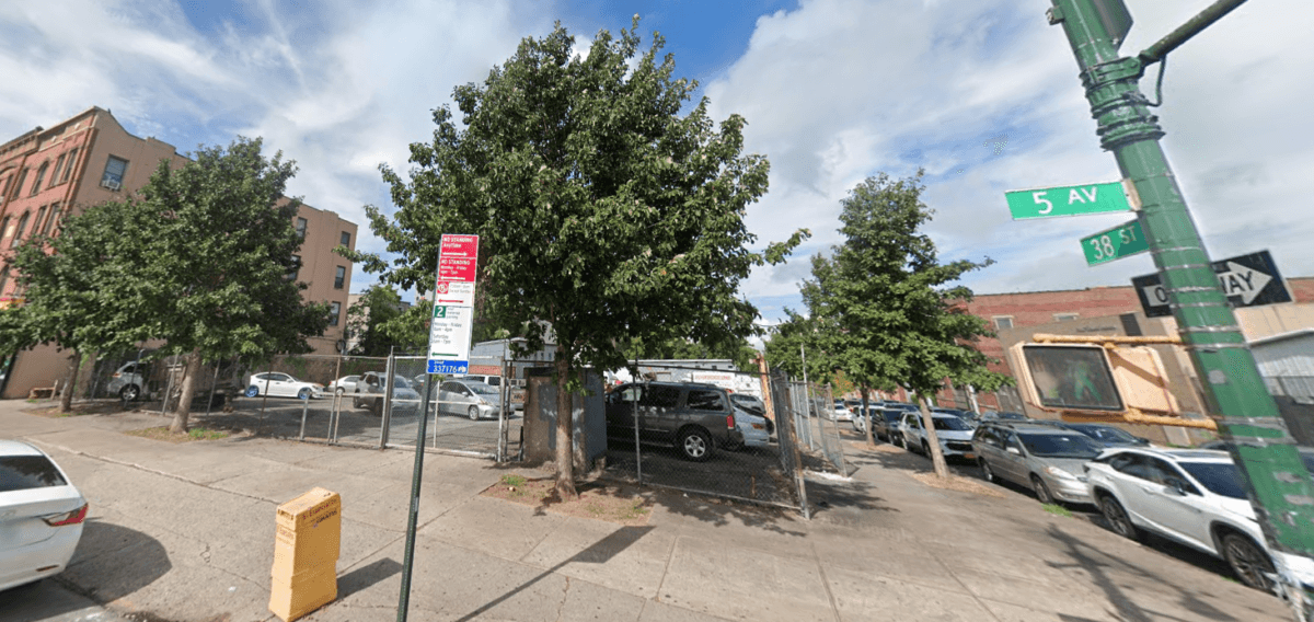 sunset park parking lot