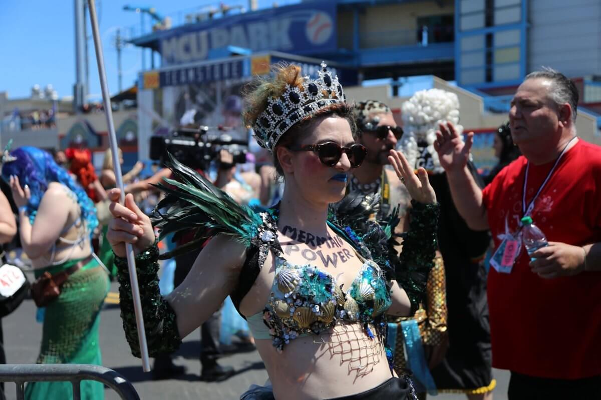 Amanda Palmer, Queen of the Mermaid Parade