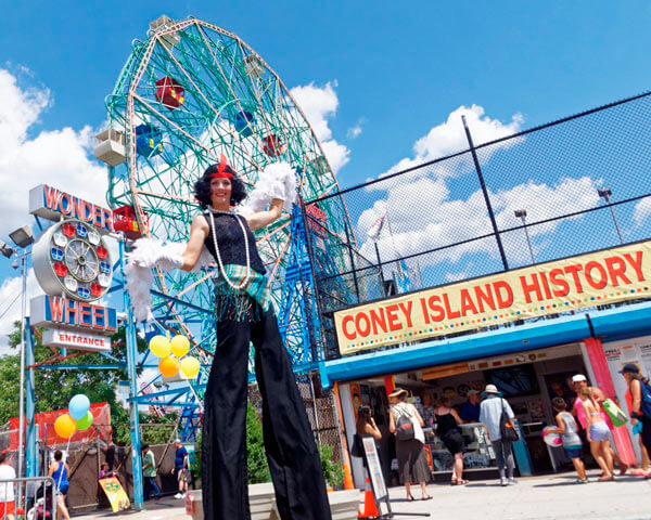 denos wonder wheel near astroland rocket in coney island