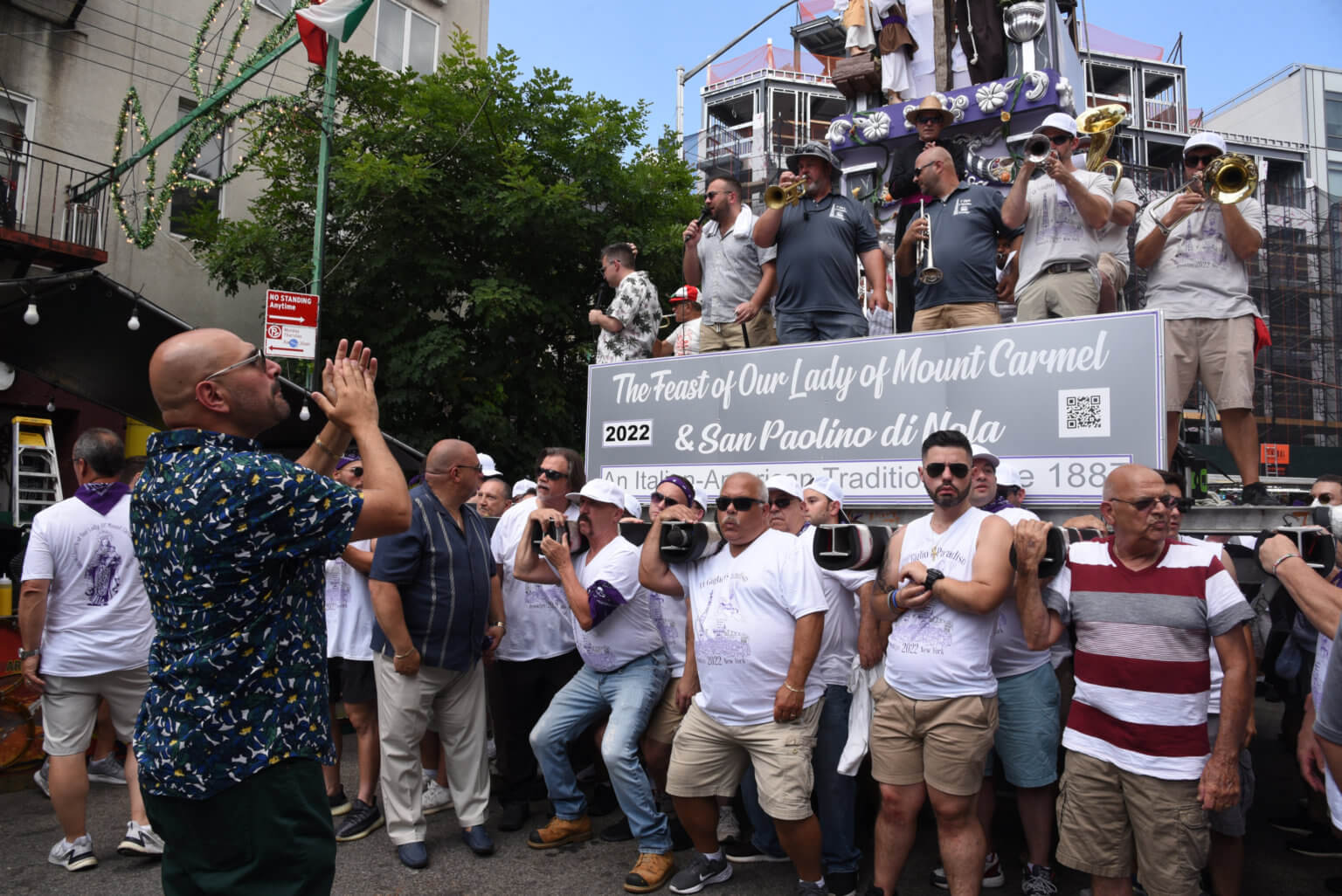 Giglio Feast flies high in return to Williamsburg • Brooklyn Paper