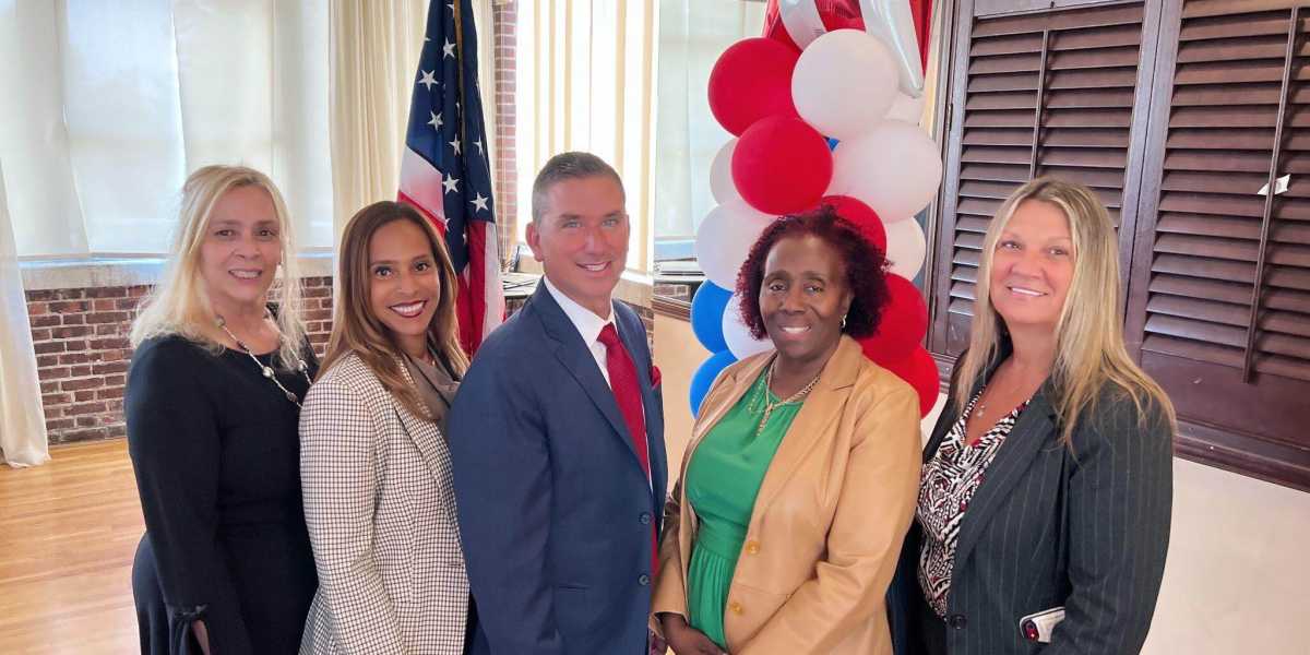 swearing in of new brooklyn postmaster general