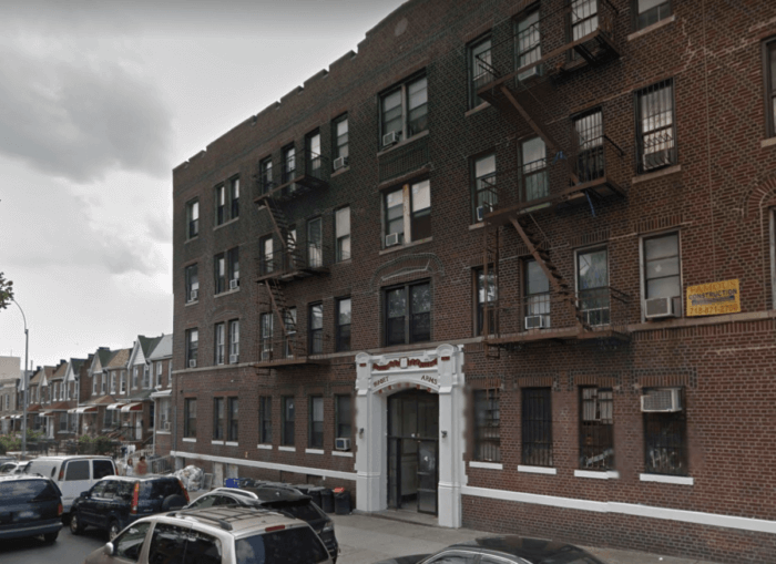 exterior of bldg where sunset park tenants were displaced after fire
