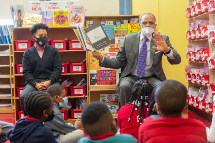 schools chancellor reads to students admissions