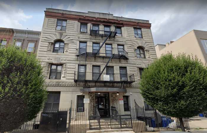 screenshot of 25 macdonough street