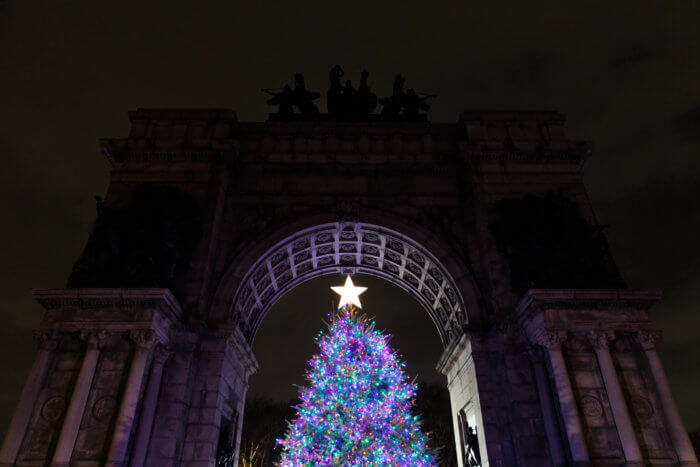 grand army plaza tree lighting