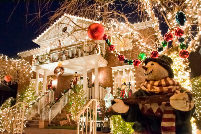 house decorated for dyker lights