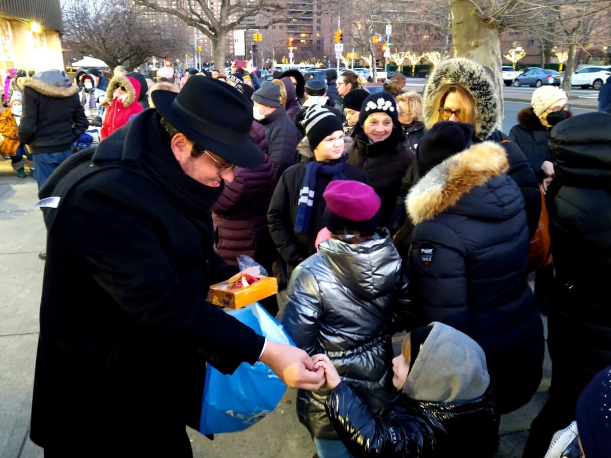 PHOTOS Brooklyn celebrates the first night of Hanukkah at menorah
