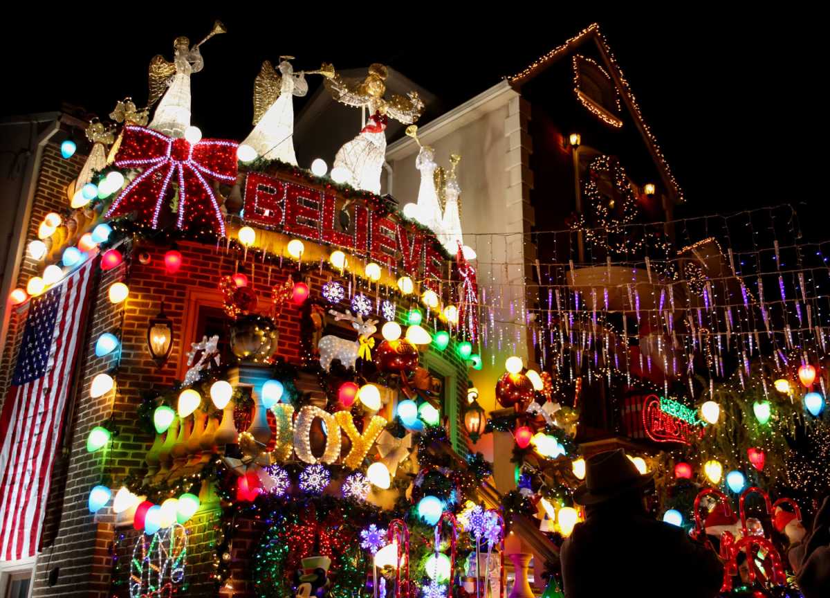 dyker-heights-brooklyn-holiday-christmas-lights-2022-sdevries-34