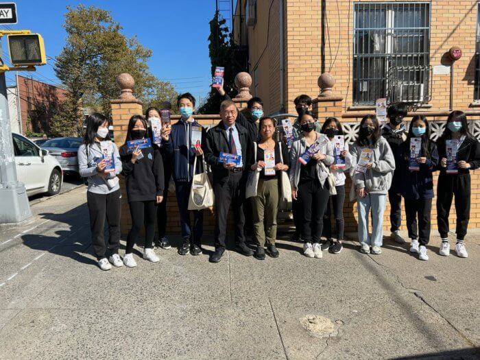 lester chang with campaign volunteers