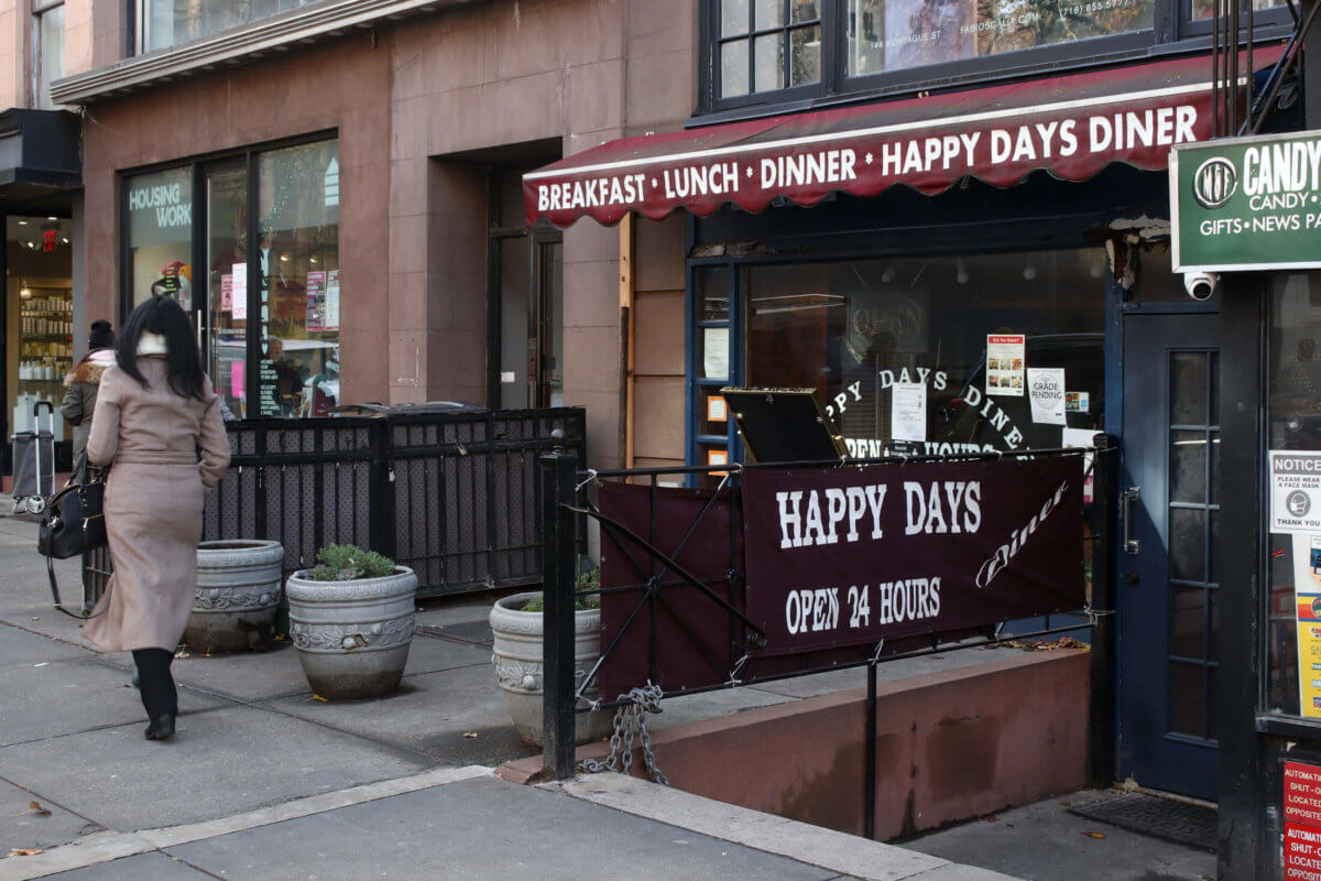 happy-days-diner-148-montague-street-brooklyn-heights-12122022-sdevries-1