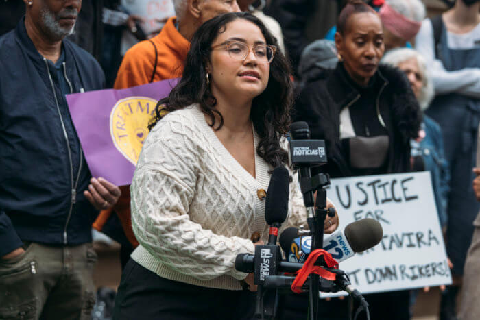 jennifer gutiérrez at rikers jail presser