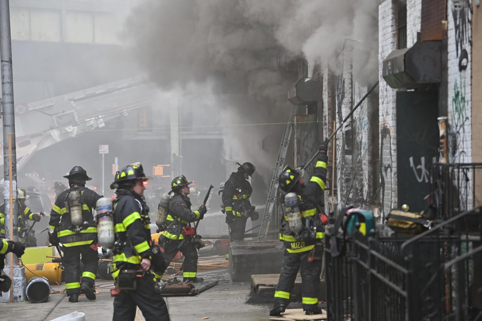 Fouralarm fire rips through Williamsburg building, setting lumber