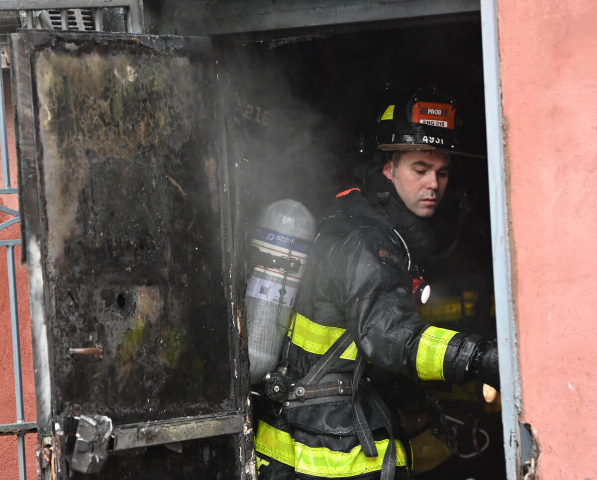 19 Firefighters Injured in Blaze At MTV Offices - The New York Times