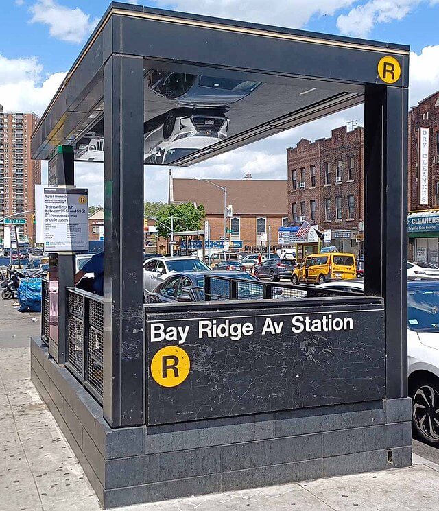 BMT_Fourth_Avenue_Line_-_Bay_Ridge_Avenue_Station