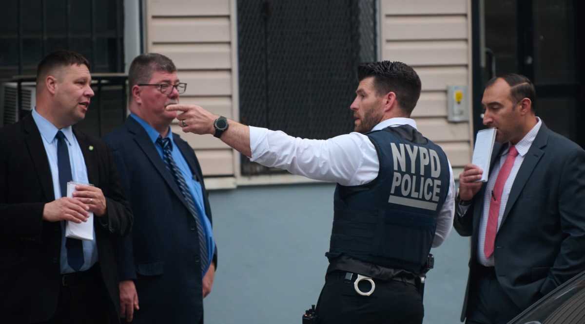 cops searching williamsburg shooter
