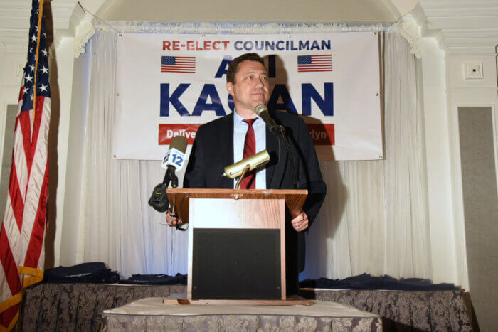 Kagan moves forwards in city council race for newly zoned district 47.