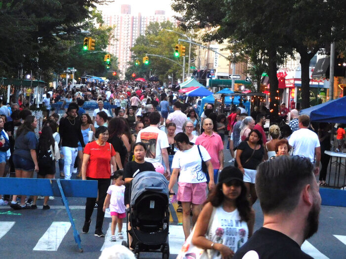 thousands attend summer stroll on third avenue