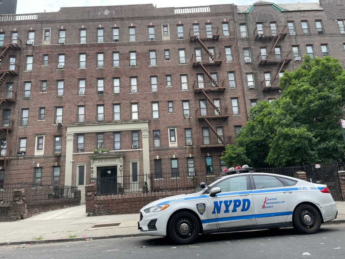 man dead after falling from prospect lefferts gardens building