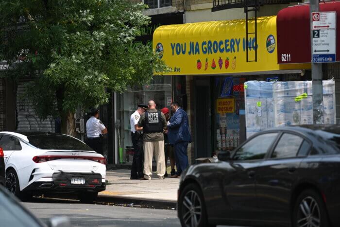 cops investigate bensonhurst shooting