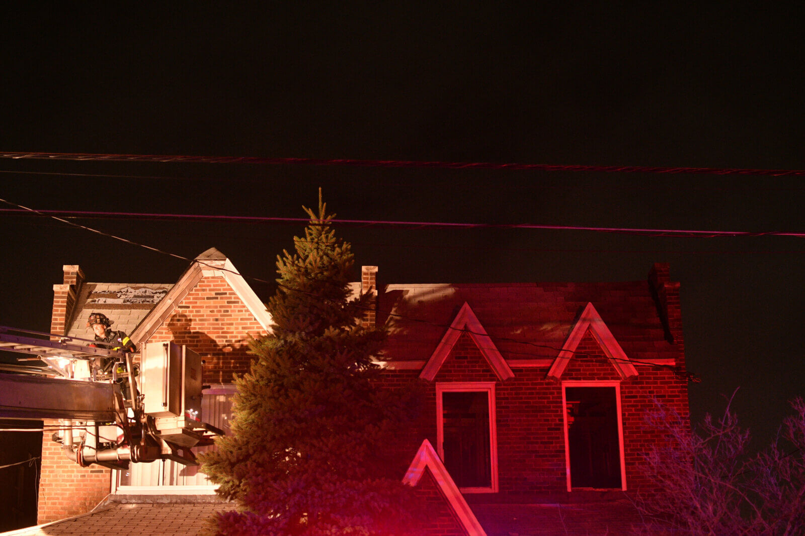 Fire breaks out at vacant Flatlands home FDNY • Brooklyn Paper