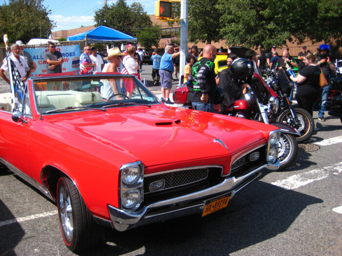 marine park residents at fallen heroes car show.