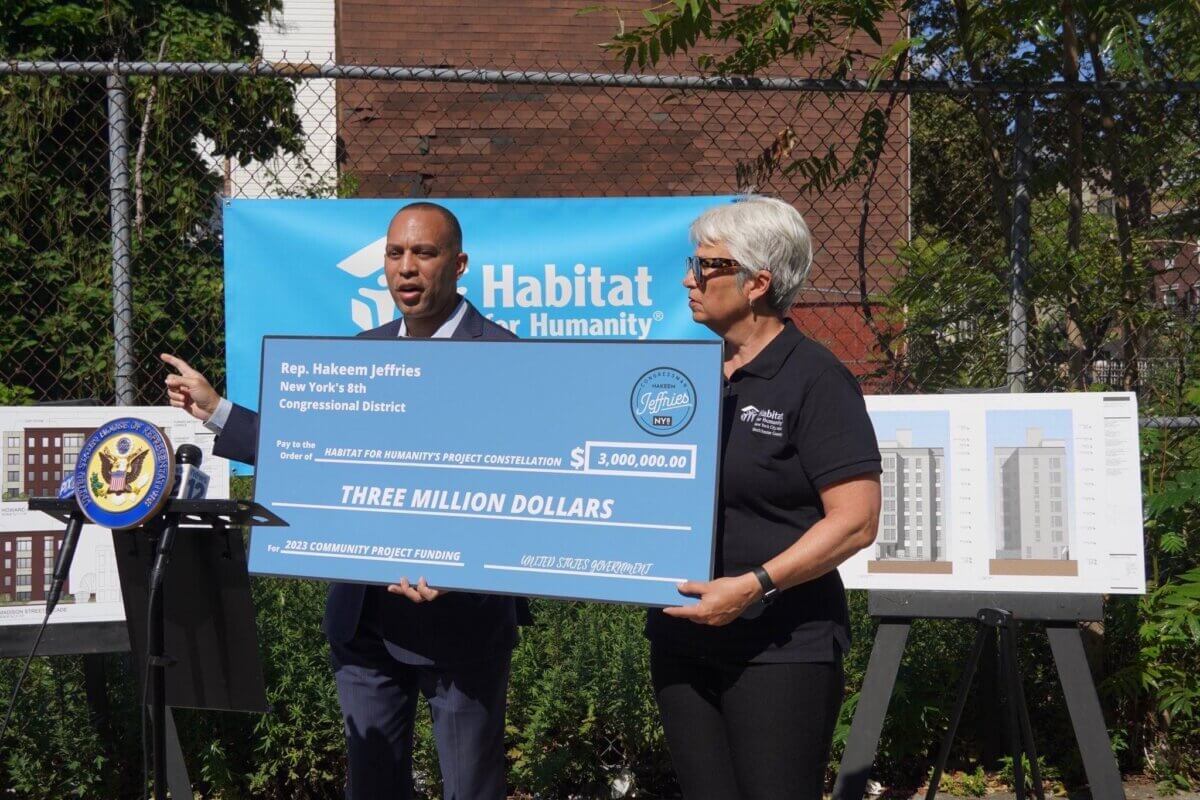 jeffries with $3M check for habitat for humanity
