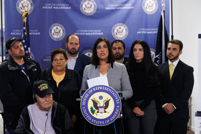 politicians at staten island migrant shelter