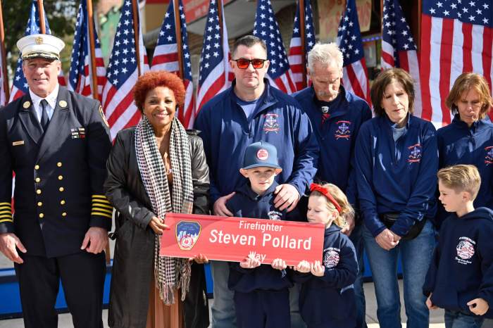 Pollard's family at street co-naming