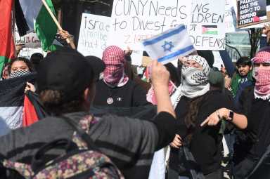 protestors at brooklyn college
