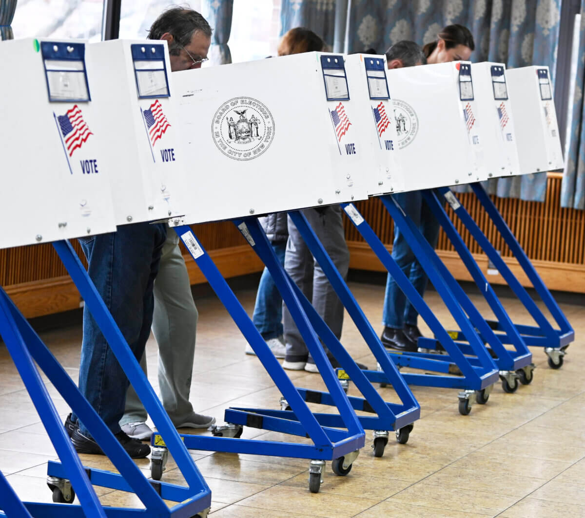 people at poll sites in Brooklyn