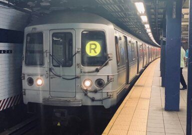 R train Bay Ridge