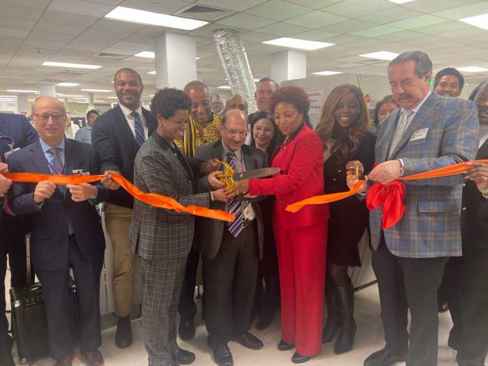 Brookdale ribbon cutting