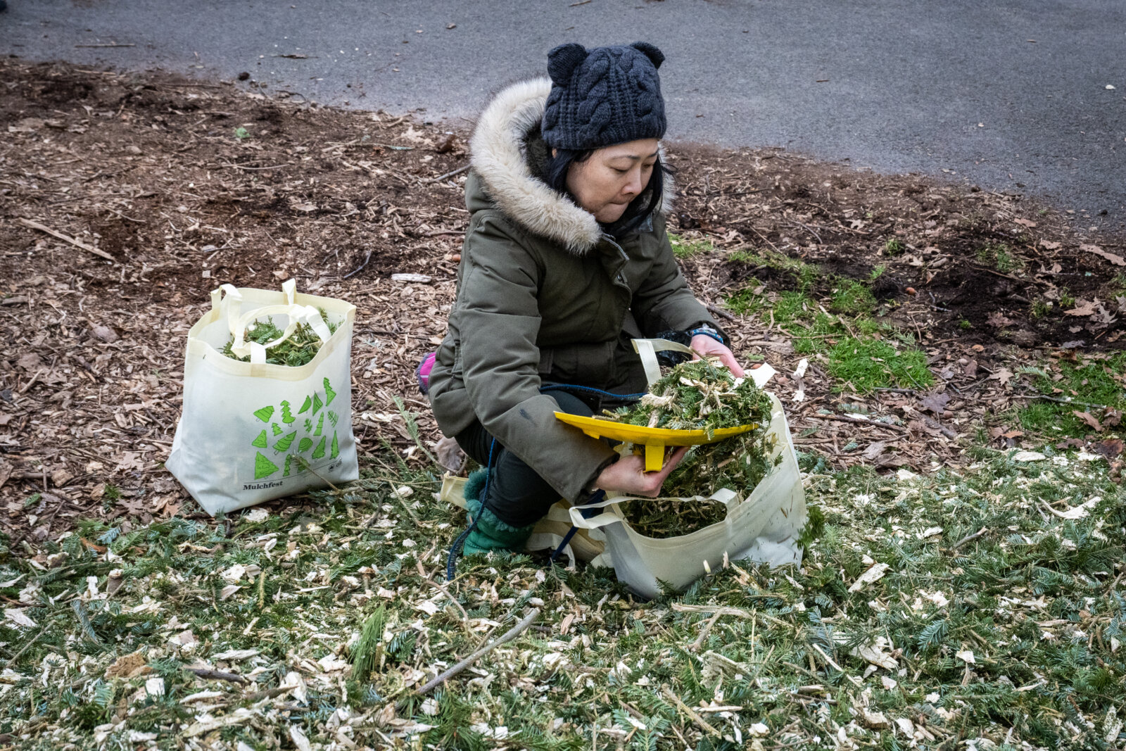 Brooklynites bid ‘firwell’ to holiday trees on last weekend of