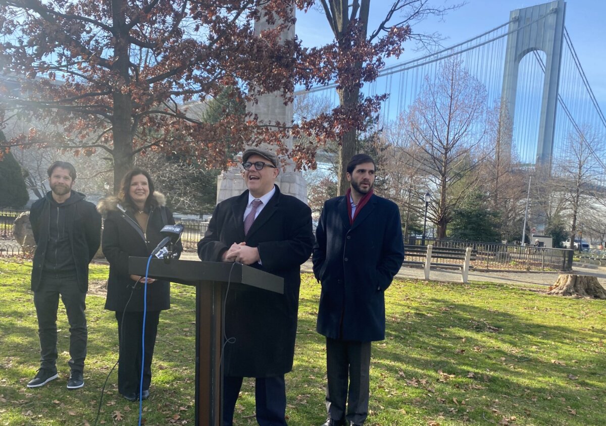 Brooklyn pols call for backup traffic plan when Verrazzano Bridge closes due to high winds or heavy rain.