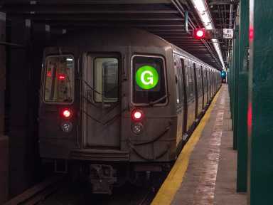 g train at carroll street