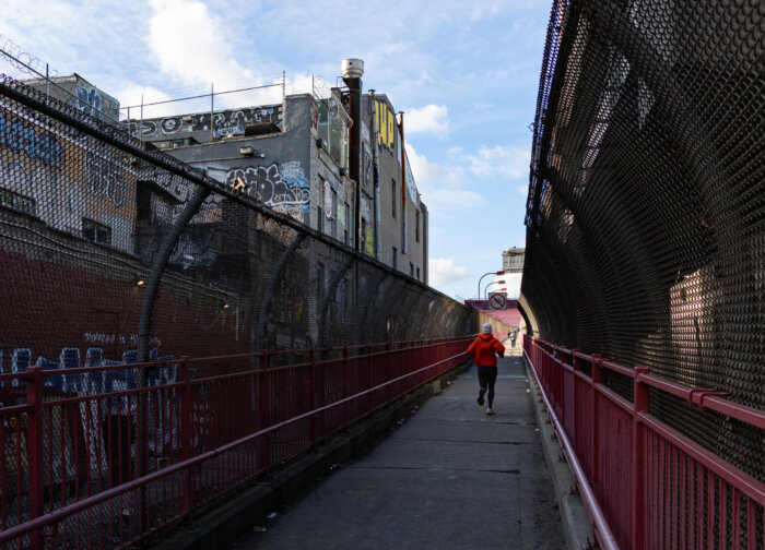 runner on williamsburg bridge