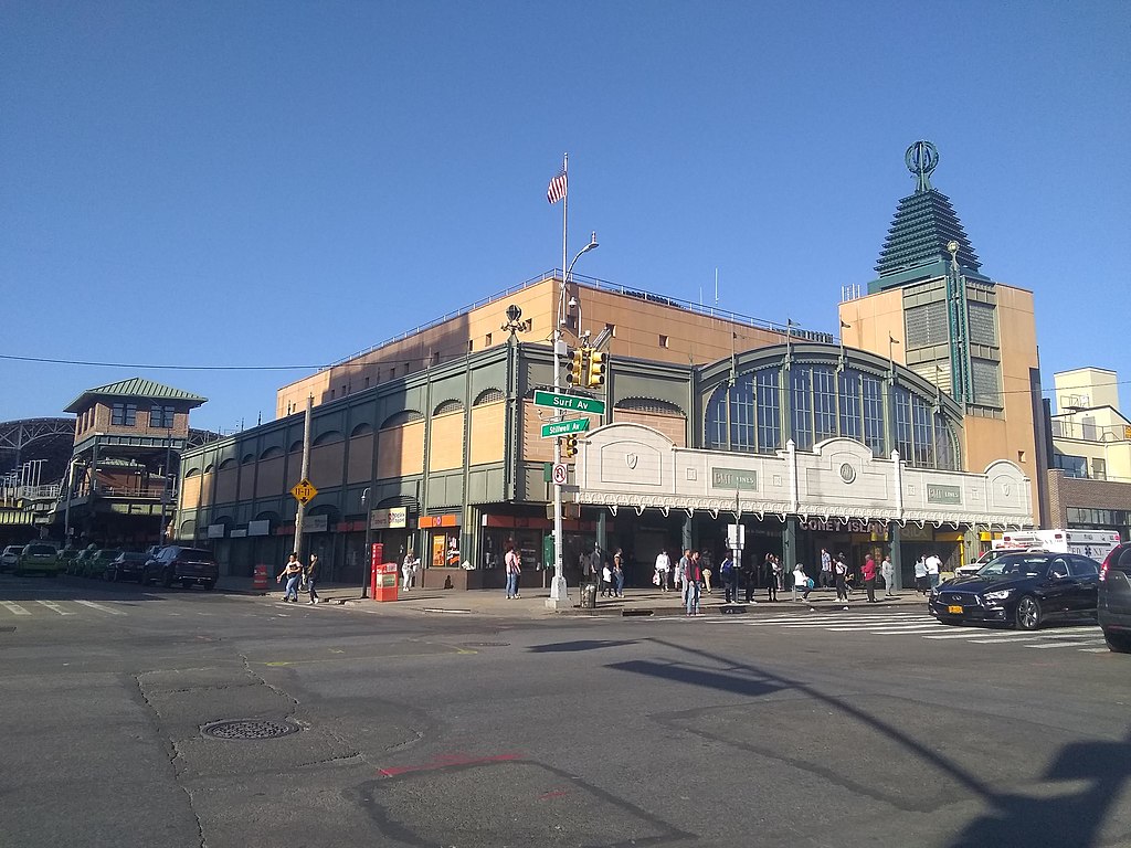 1024px-Coney_Island_Stillwell_Ave_Sep_2019_05
